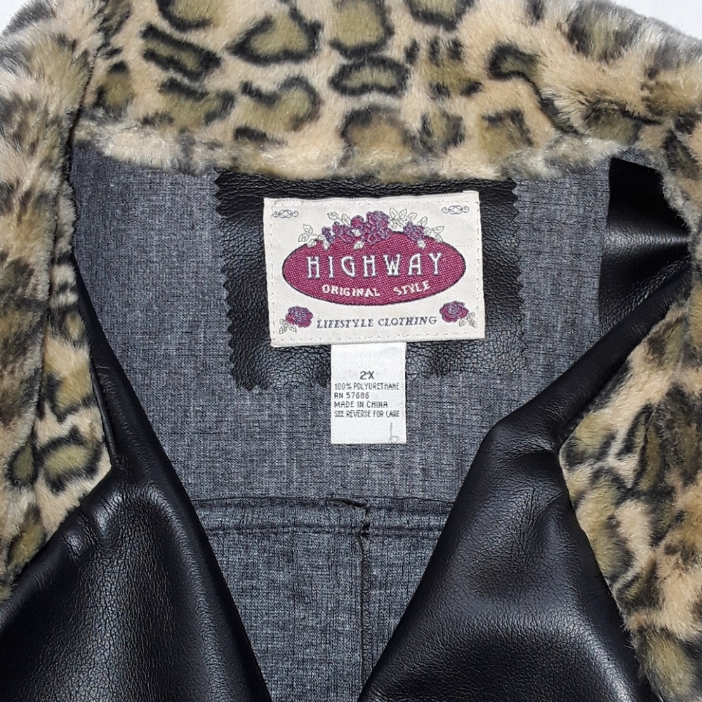 Woman's Leopard jacket - Picture 2 of 7